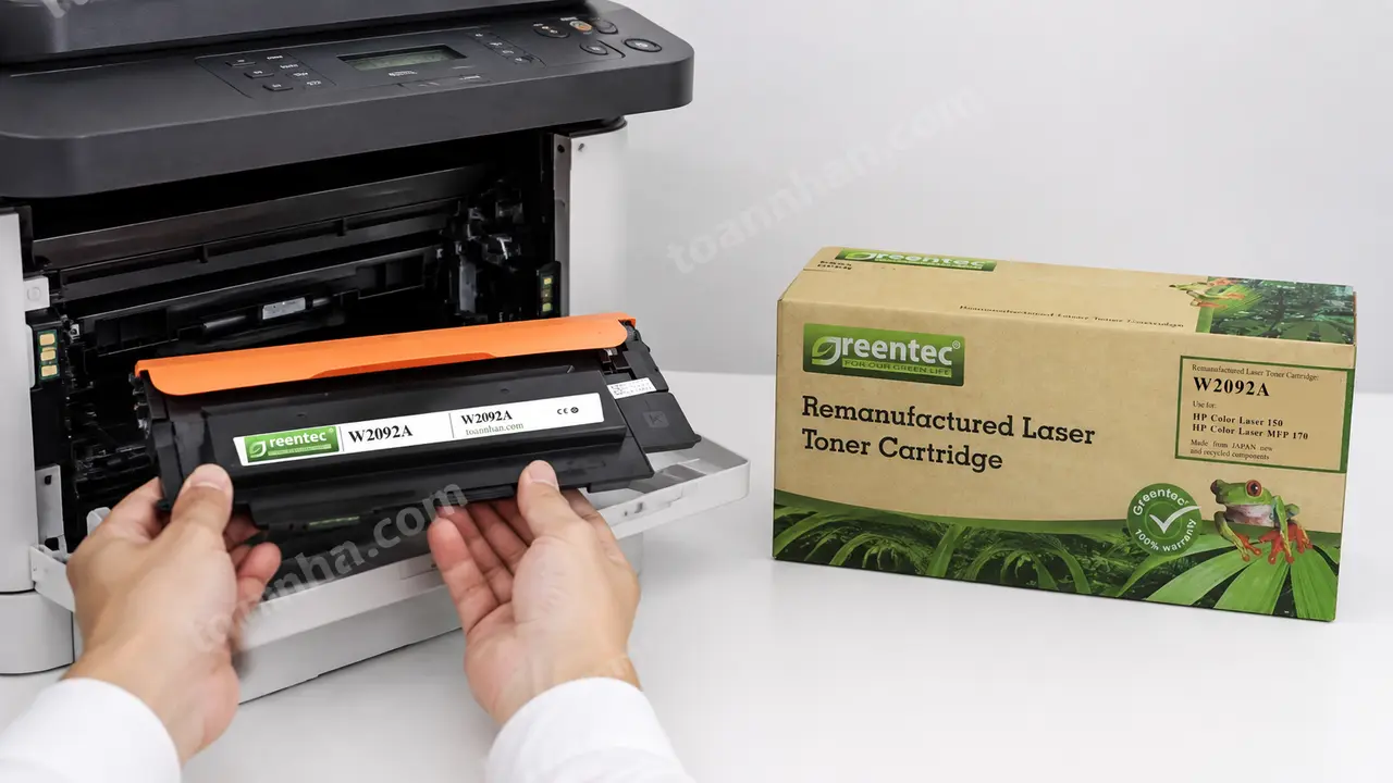 Mực in laser màu Greentech HP W2092A được lắp vào máy in tương thích