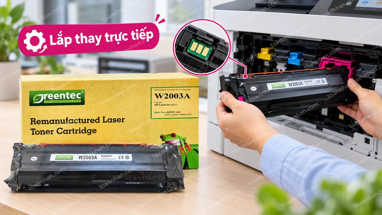 Hộp mực Greentech HP W2003A màu Magenta được lắp vào máy in tương thích, có chip nhận diện