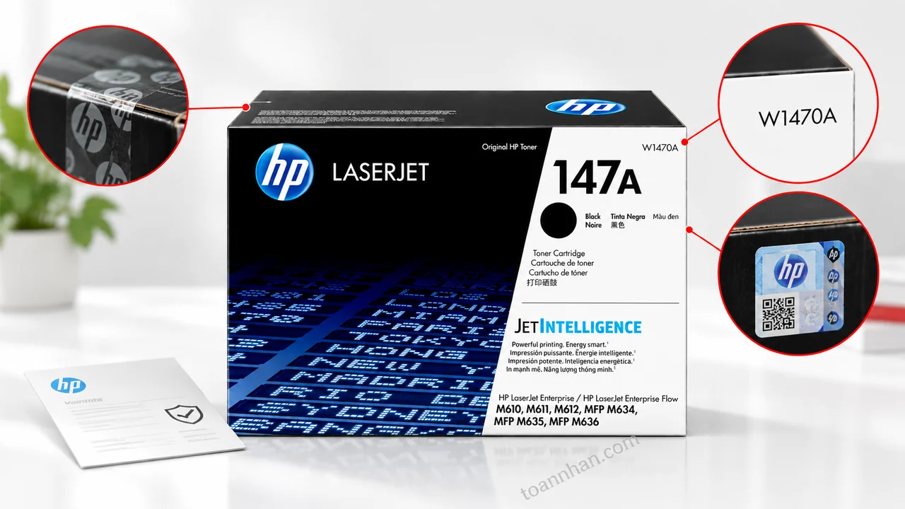 Hộp mực HP W1470A chính hãng đặt cạnh phiếu bảo hành