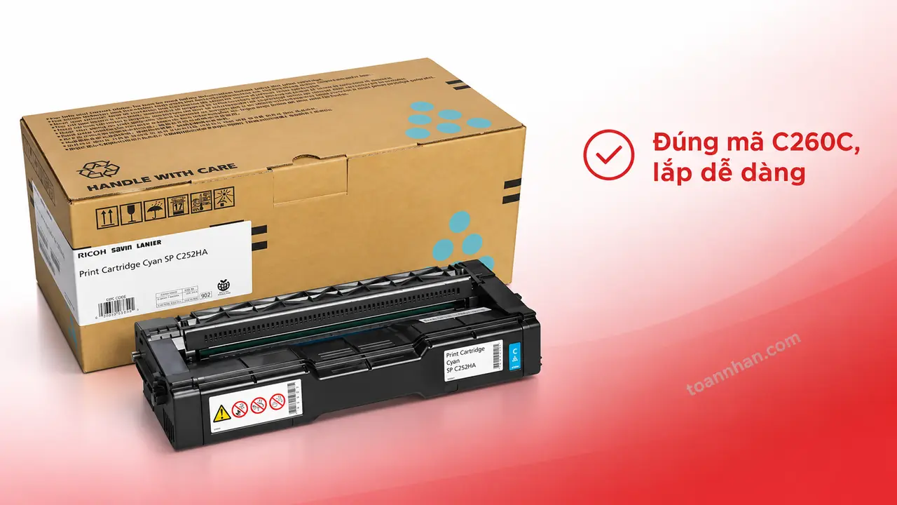 Mực in laser Ricoh C260C chính hãng trên nền studio, minh họa lắp đúng mã hộp mực