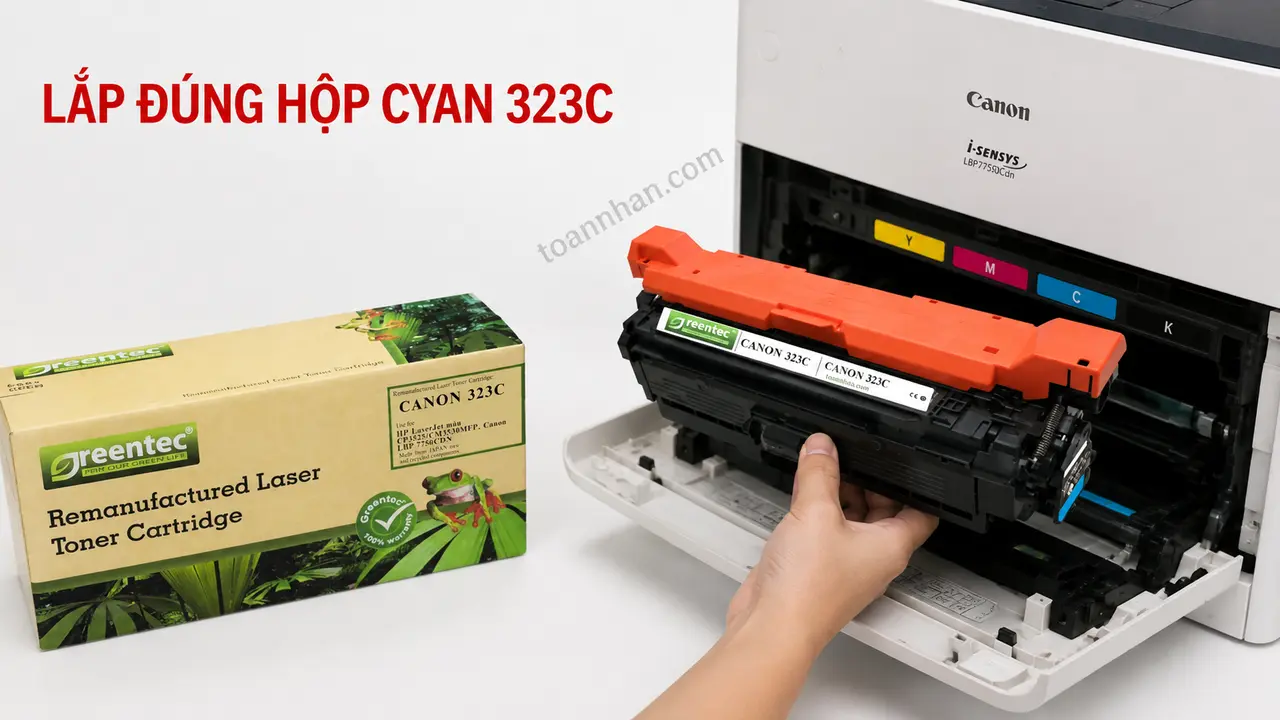 Hộp mực Greentech Canon 323C màu cyan đang lắp vào máy Canon i-SENSYS LBP7750Cdn