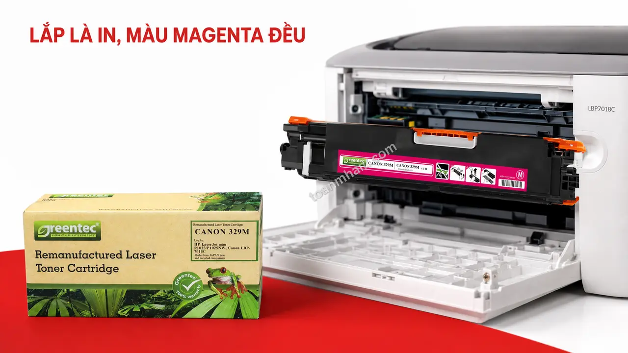 Hộp mực Greentech Canon 329M màu magenta đang lắp vào máy Canon LBP7018C
