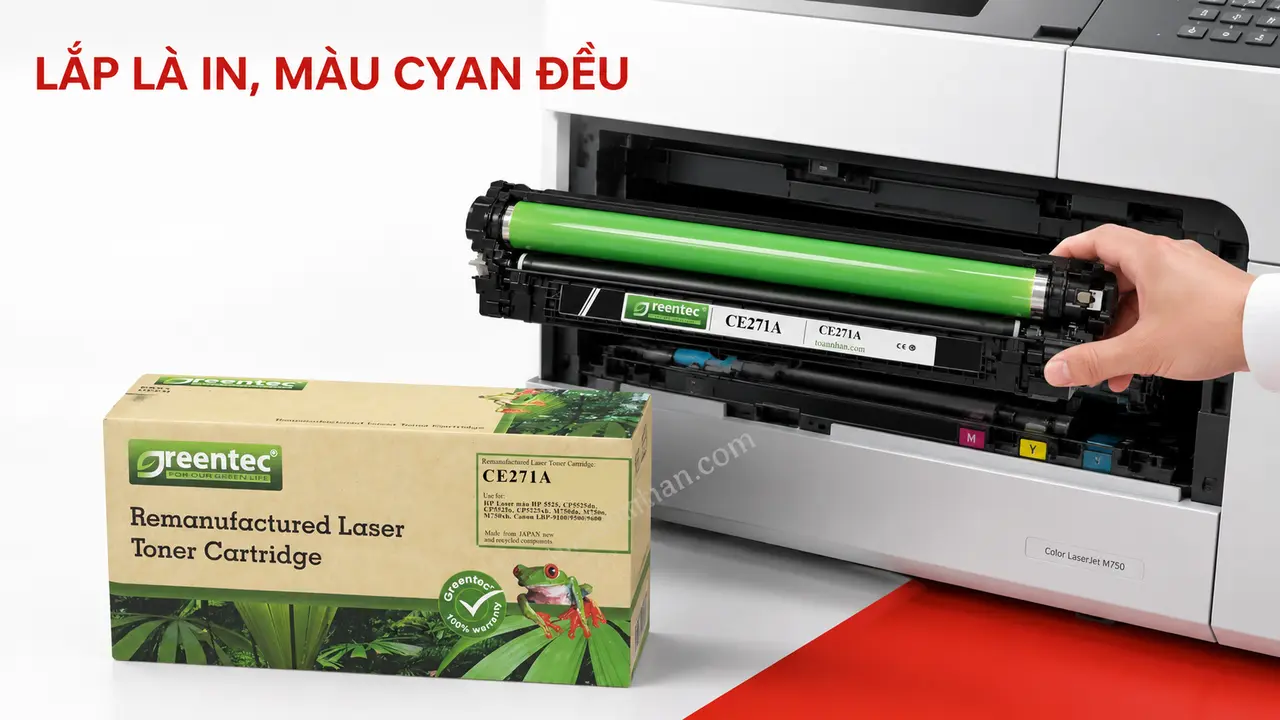 Hộp mực Greentech HP CE271A màu cyan đang lắp vào máy HP Color LaserJet M750