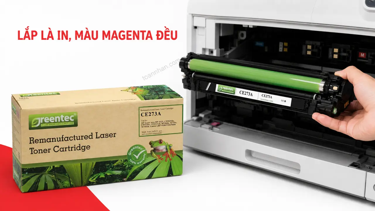 Hộp mực Greentech HP CE273A màu magenta đang lắp vào máy HP Color LaserJet CP5525