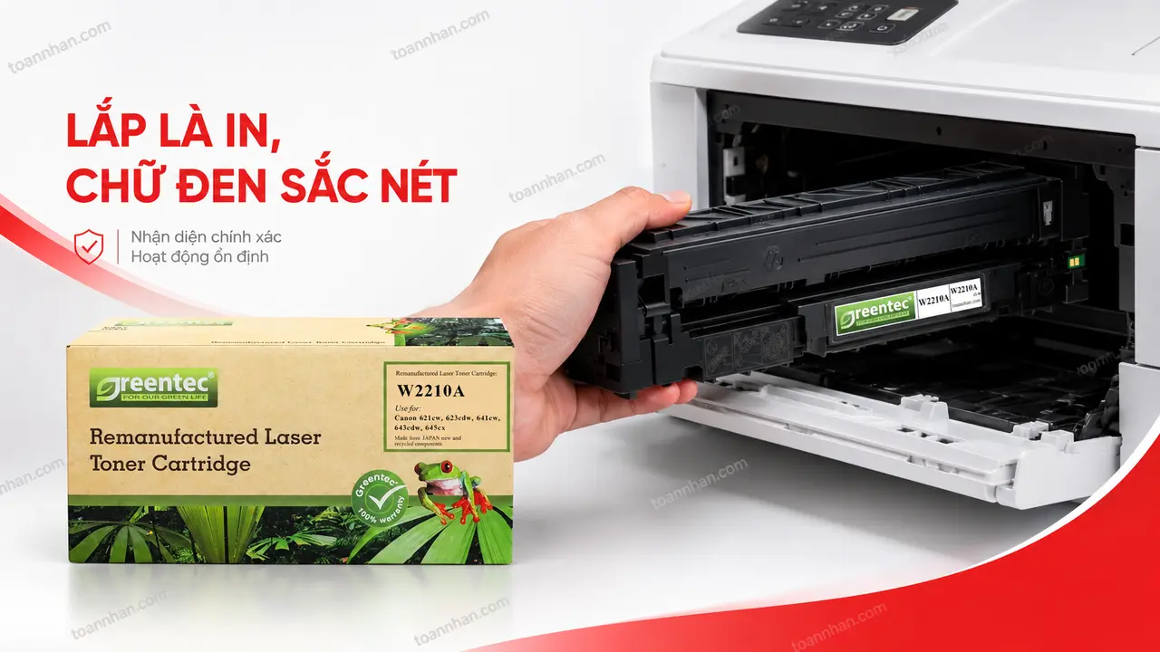 Hộp mực Greentech HP W2210A màu đen đang lắp vào máy Color LaserJet Pro M255dw