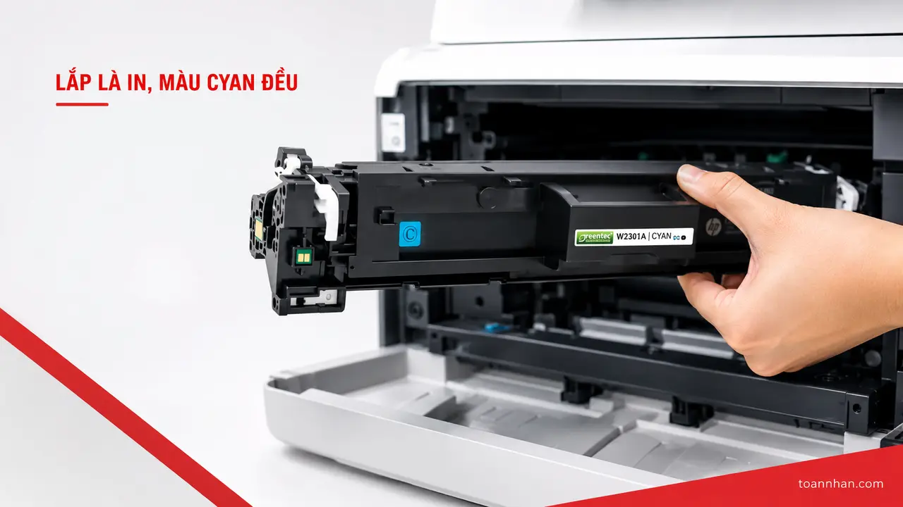 Hộp mực Greentech HP W2301A Cyan đang lắp vào máy Color LaserJet Pro 4203dn